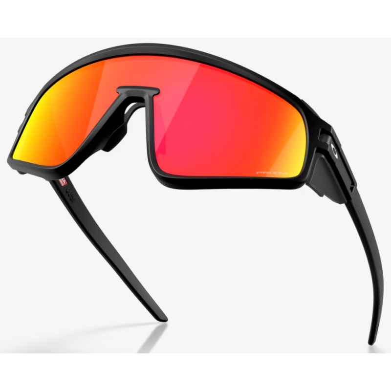 Oakley Latch Panel Matte Black lentille Prizm Ruby OO9404-1635 - offres