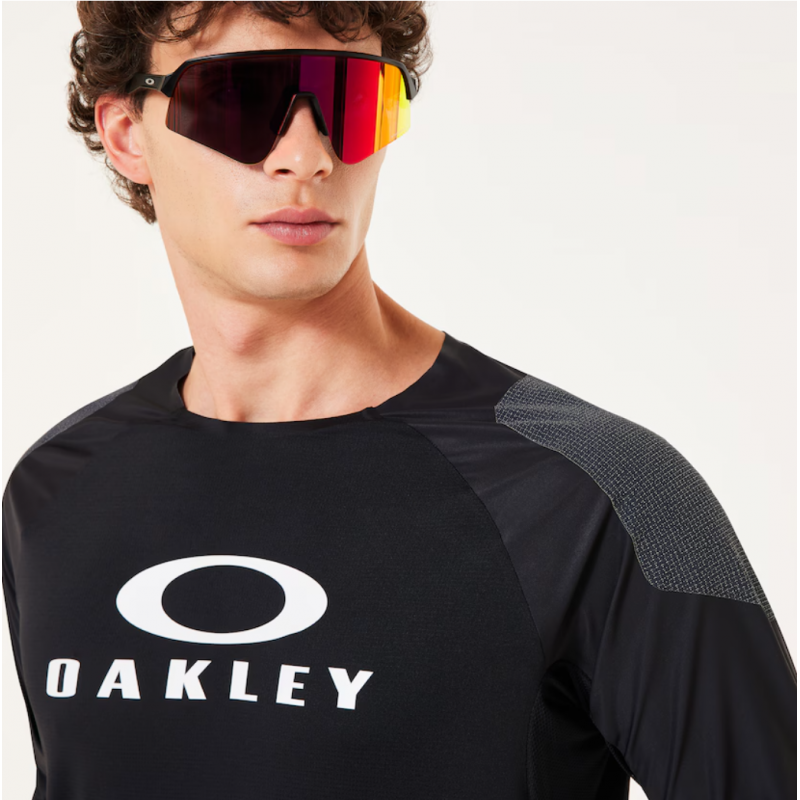 Oakley Seeker Edge noir t-shirt à manches longues - expédition 24h