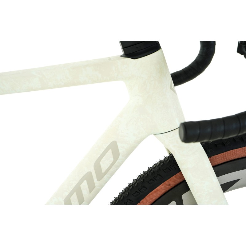 Megamo Silk 02 2026 | Gravel de carbono con Sram AXS y Zipp