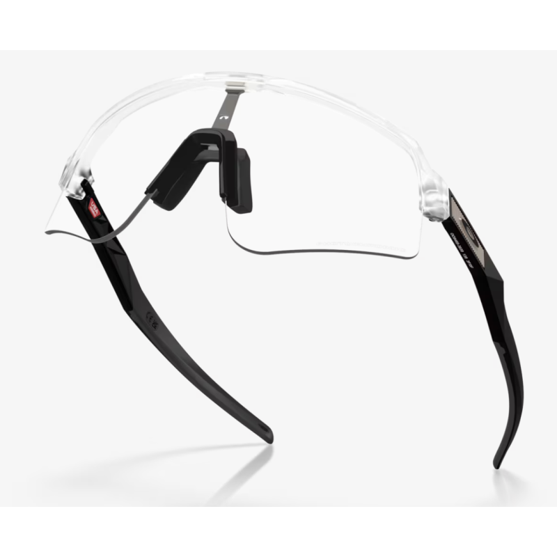 Oakley Sutro Lite Sweep Matte Clear lentille photochromique OO9465-3939