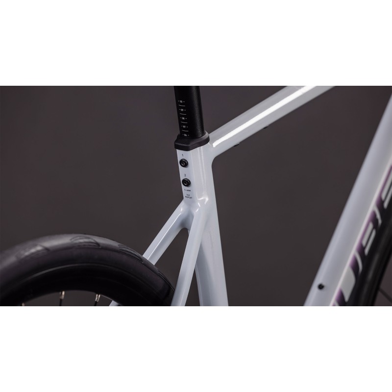 Cube Attain Race 2026 | Bicicleta de Carretera Carbono Cómoda y Rápida